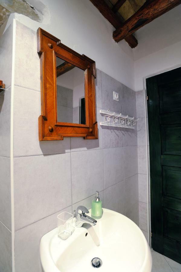 Traditional Istrian Stone House Šmarje Extérieur photo